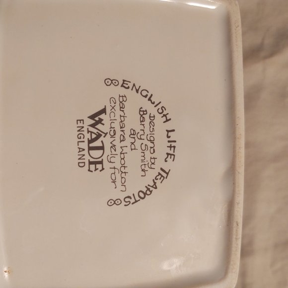 Vintage Wade England Decorative Teapot - Picture 9 of 9